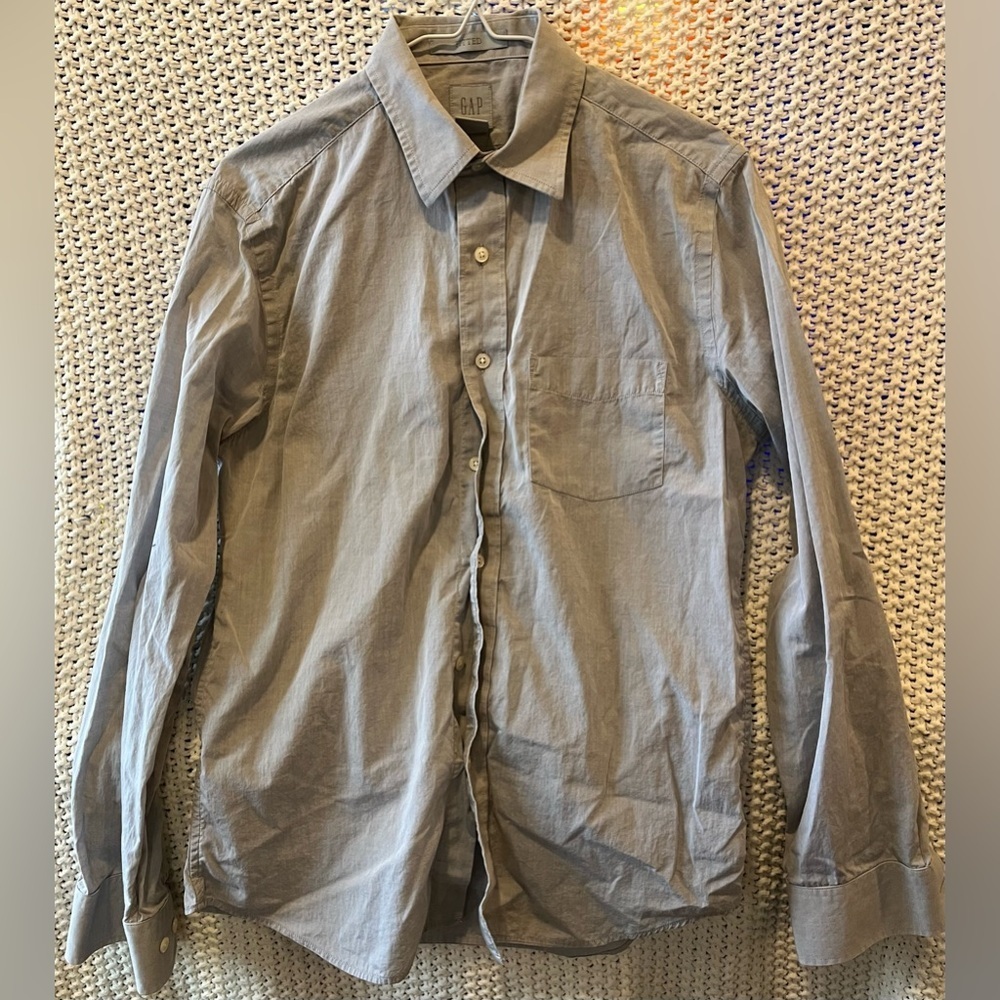 GAP Men’s Gray Fitted Long Sleeve Button Down Dress Shirt; Size S (14-14.5)
